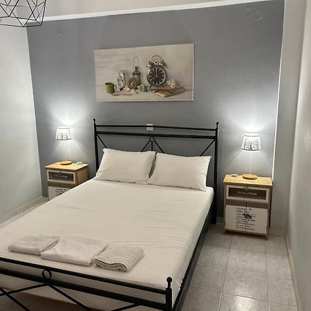 Menelaos Apartments Аделианос Кампос Екстериор снимка