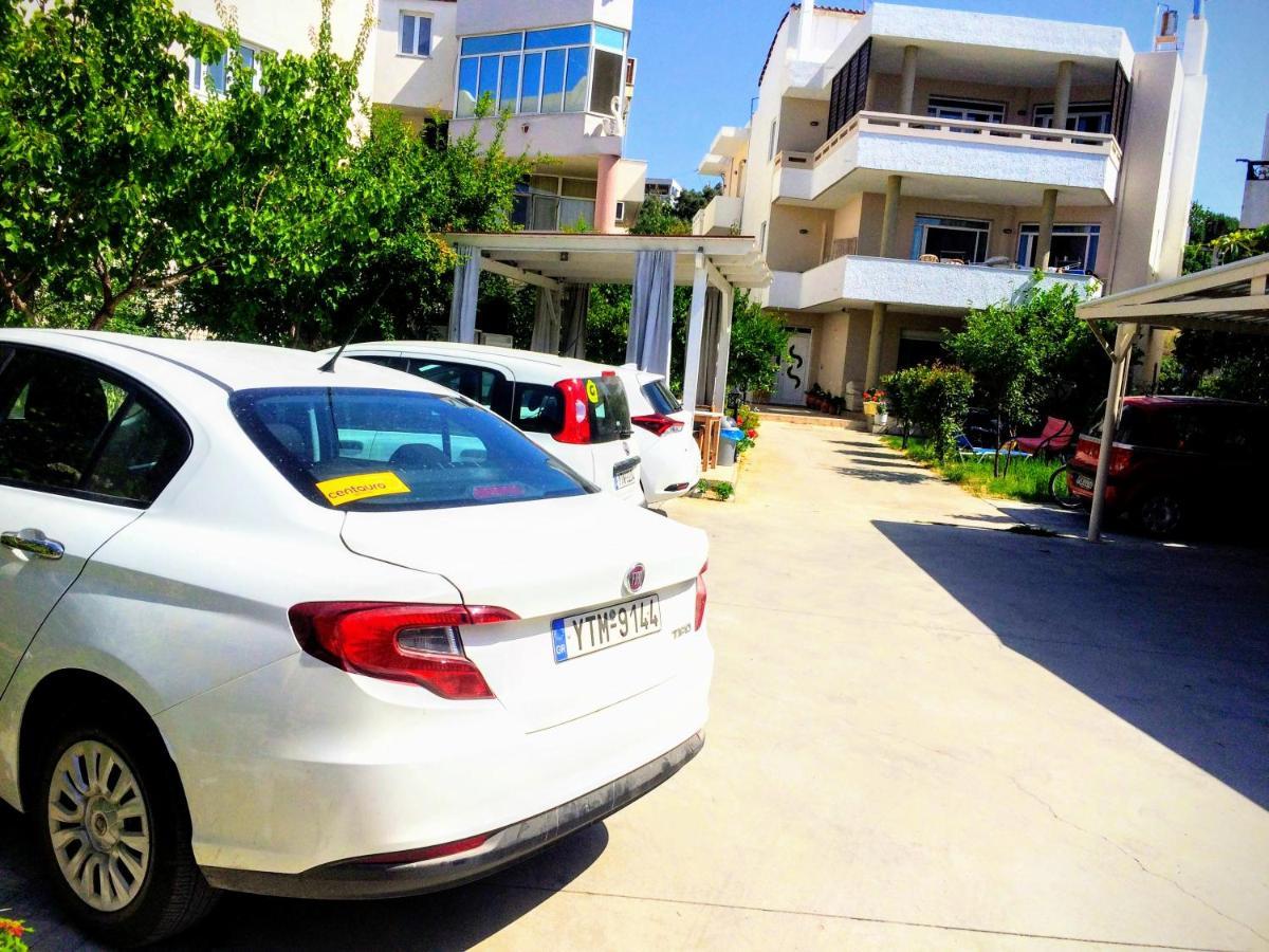 Menelaos Apartments Аделианос Кампос Екстериор снимка