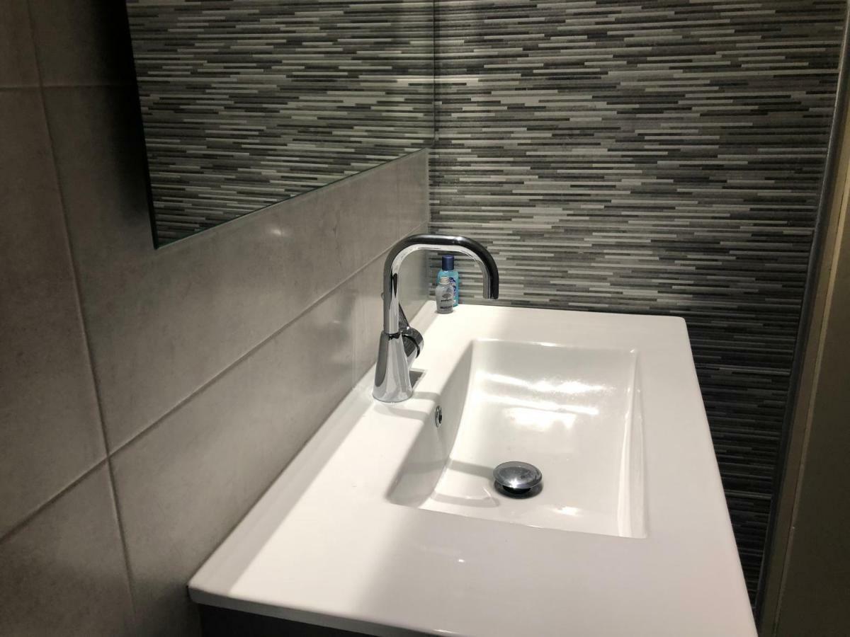 Menelaos Apartments Аделианос Кампос Екстериор снимка